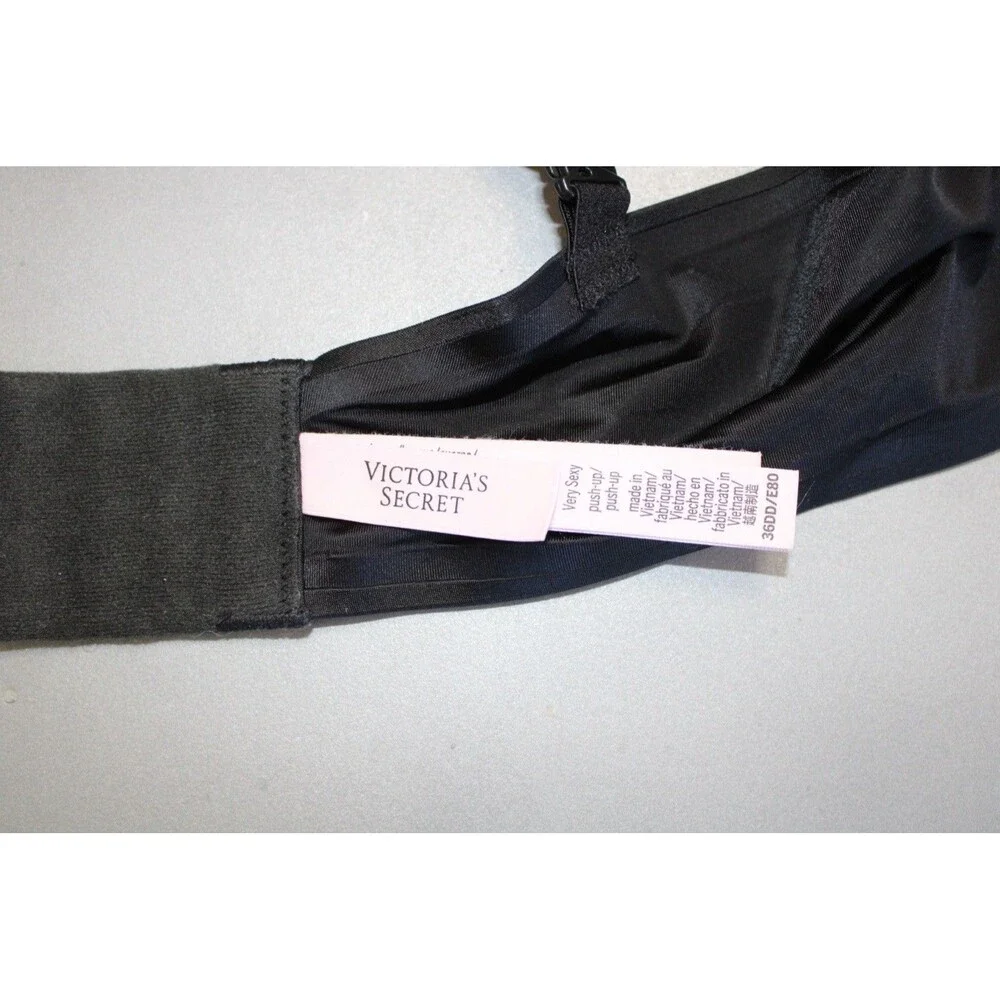 Victoria’s‎ Secret Very Sexy Push Up Bra Size 36DD Black Plunge Underwire Smooth